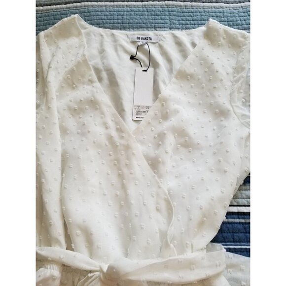 BB Dakota Romper Ivory Swiss Dot Long Sleeve Wrap Top Womens Size Medium - Picture 2 of 10